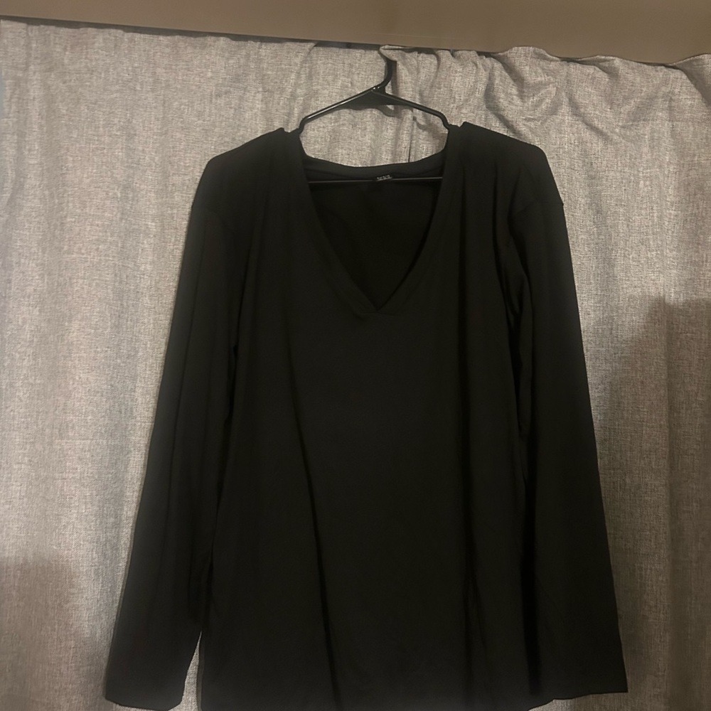 Black V-Neck Long Sleeve Top